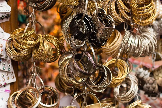 jewelry shopping in johri bazaar in india